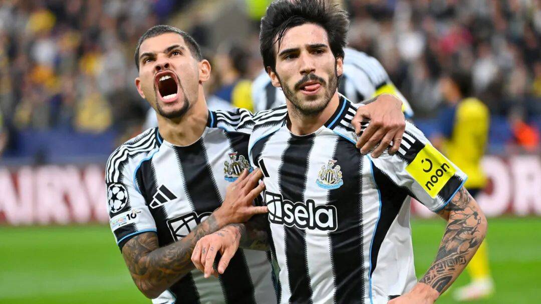 比戈登更出色！纽卡25岁铁腰闪耀欧冠他是真正的世界级